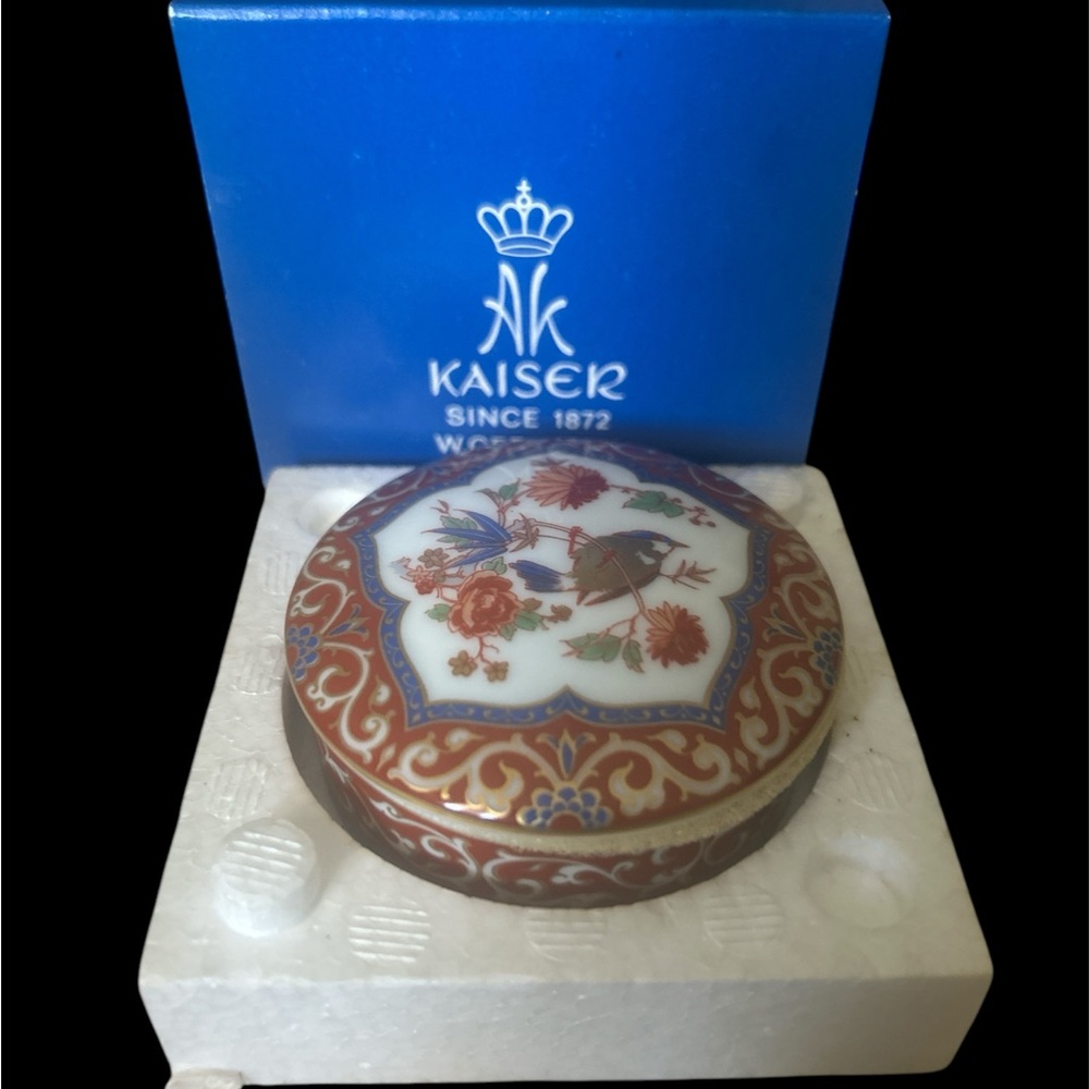 Vintage NOS Kaiser West Germany Mind Tay Bird Design Porcelain Trinket Box